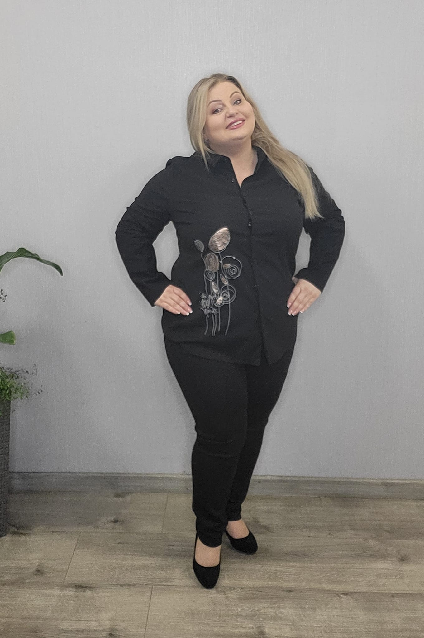 koszula-czarna-klasyczna-z-printem-nadruk-xxl-plus-size-dla-kobiet