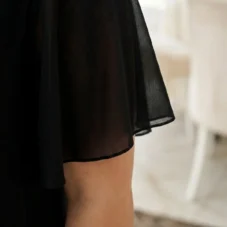 Sukienka asymetryczna na wesele plus size-czarna
