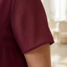 sukienka-szyfonowa-trzy-falbany-na-wesele-plus-size-bordo