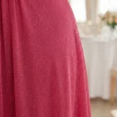 sukienka-rozkloszowana-maxi-z-paskiem-na-wesele-plus-size-fuksja