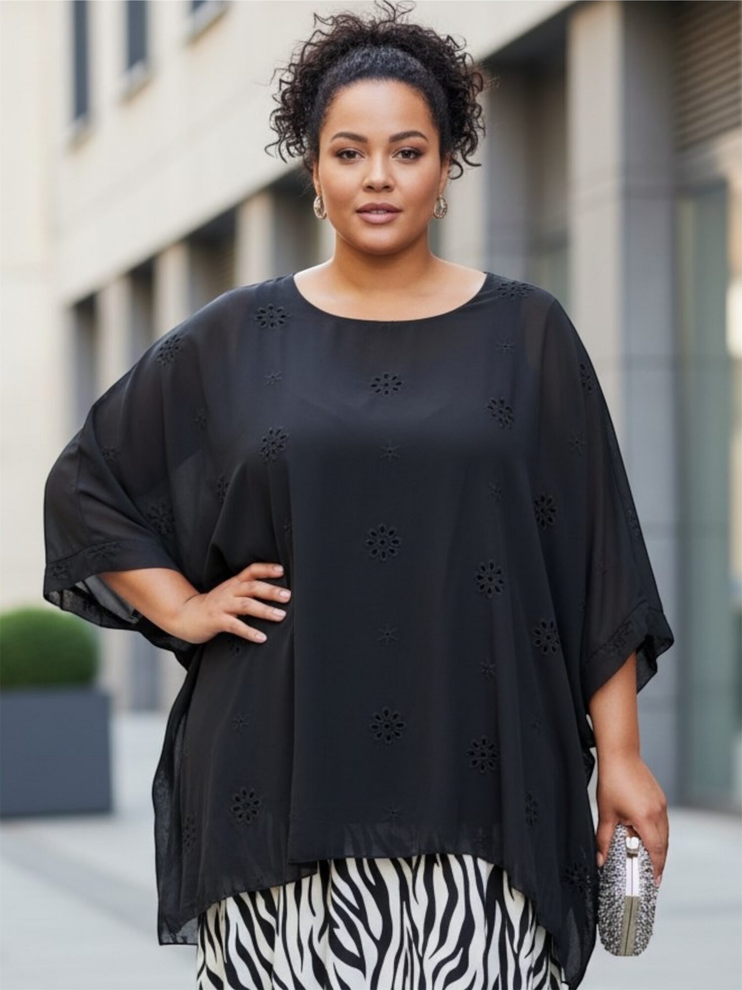 bluzka_czarna_kwiaty_wiosna_lato_plus_size