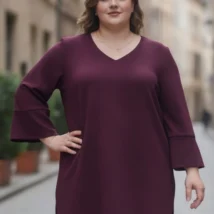Bluzka damska Malwina: przód produktu bez paska, prezentujący luźny fason i długość tuniki.